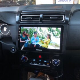 Man hinh Android cam ung Zestech Youtube Phugiaauto.vn