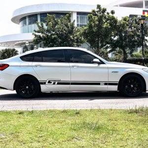 Alternative view of BMW 528 GT 2017