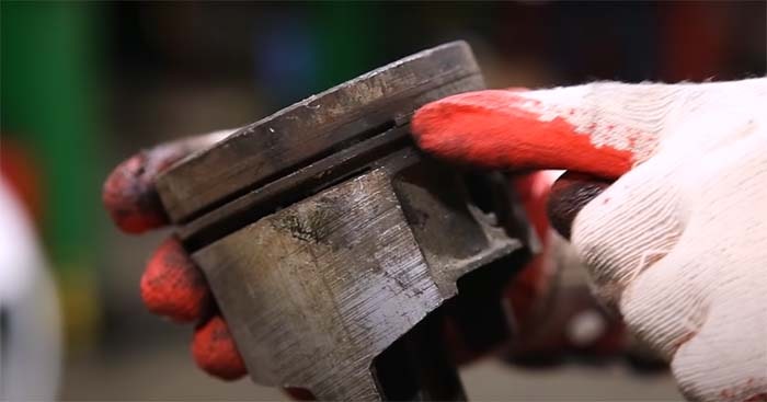 dấu hiệu cần thay xéc măng ô tô