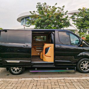 giá xe Ford Tourneo Limousine DCar President 2021