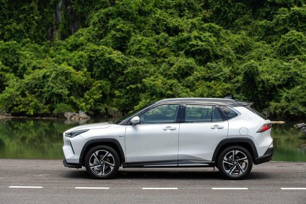 đánh giá ngoại thất xe toyota yaris cross 2024